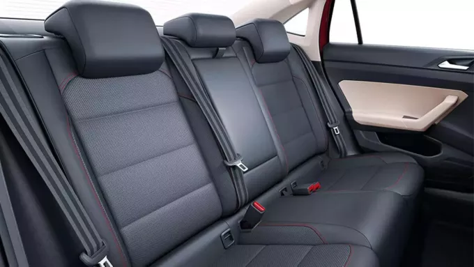 3 Headrests at Rear